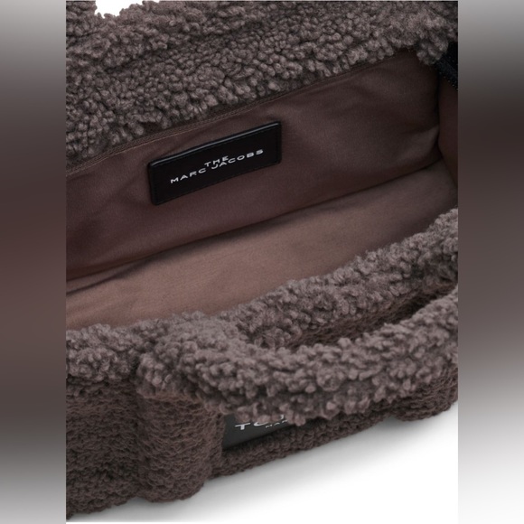 MARC JACOBS Medium Teddy Tote Bag + Crossbody Strap - Picture 6 of 14